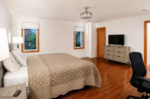 Bedroom - 26 Benjamin Dr, Springfield, NJ 07081 photo 3 of 7