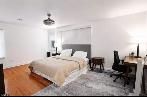 Bedroom - 26 Benjamin Dr, Springfield, NJ 07081 photo 5 of 7