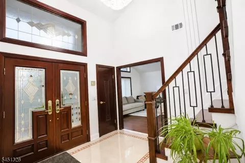 Entry Way - 26 Benjamin Dr, Springfield, NJ 07081 photo 9 of 9