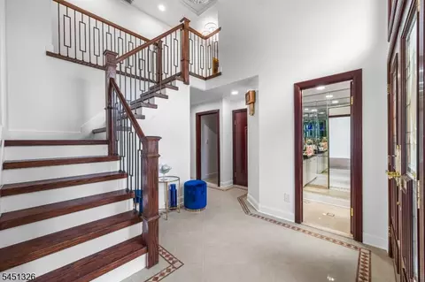 Entry Way - 26 Benjamin Dr, Springfield, NJ 07081 photo 9 of 9