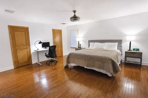 Bedroom - 26 Benjamin Dr, Springfield, NJ 07081 photo 4 of 7