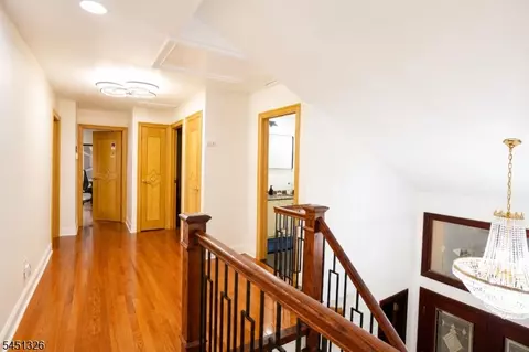 Entry Way - 26 Benjamin Dr, Springfield, NJ 07081 photo 3 of 9