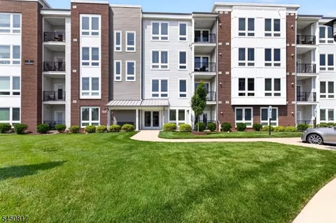 1 Vanderbilt Blvd #303, Florham Park, NJ 07932