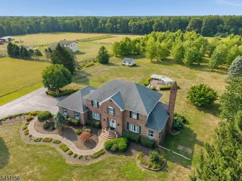 549 Oak Grove Rd, Frenchtown, NJ 08825
