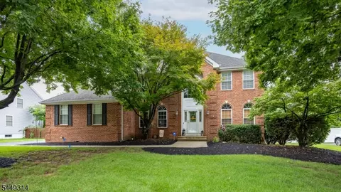 208 Yvonne Way, Stewartsville, NJ 08886