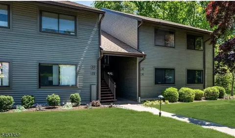 32 Dickinson Ct, Red Bank, NJ 07701