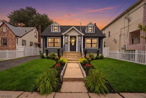 1305 E Henry St, Linden, NJ 07036