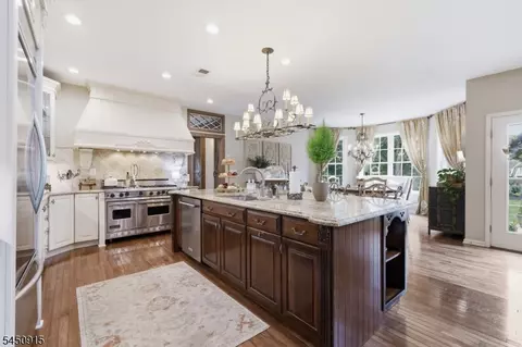 Kitchen - 17 Setting Sun Dr, Hackettstown, NJ 07840 photo 1 of 2