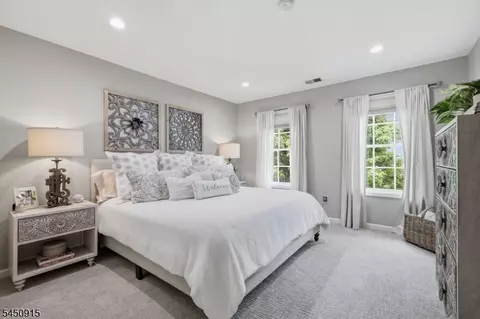 Bedroom - 17 Setting Sun Dr, Hackettstown, NJ 07840 photo 3 of 4