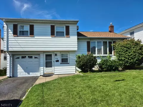 2346 Dunlake Rd, Union, NJ 07083