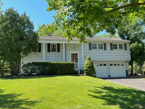 70 Appleman Rd, Somerset, NJ 08873