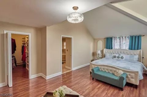 Bedroom - 2 Cayuga Trl, Wayne, NJ 07470 photo 4 of 6