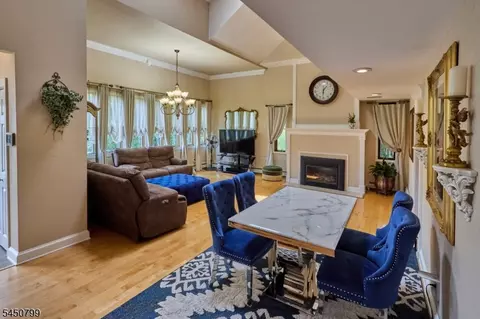 Dining - 2 Cayuga Trl, Wayne, NJ 07470 photo 1 of 2