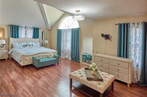 Bedroom - 2 Cayuga Trl, Wayne, NJ 07470 photo 5 of 6