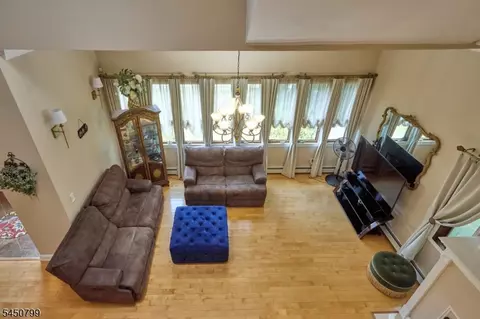 Living - 2 Cayuga Trl, Wayne, NJ 07470 photo 1 of 2