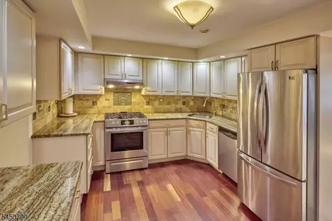 Kitchen - 2 Cayuga Trl, Wayne, NJ 07470 photo 1 of 2