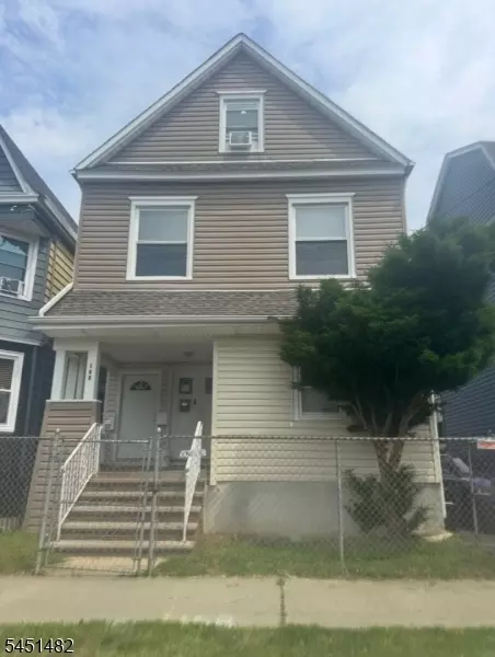 156-158 Lincoln Ave, Newark, NJ 07104