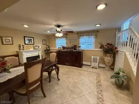 Entry Way - 71 Beech Rd, Randolph, NJ 07869 photo 3 of 4