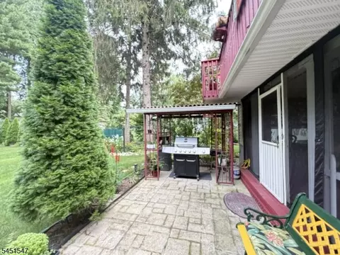 Exterior - 71 Beech Rd, Randolph, NJ 07869 photo 5 of 10