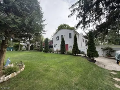 Exterior - 71 Beech Rd, Randolph, NJ 07869 photo 2 of 10