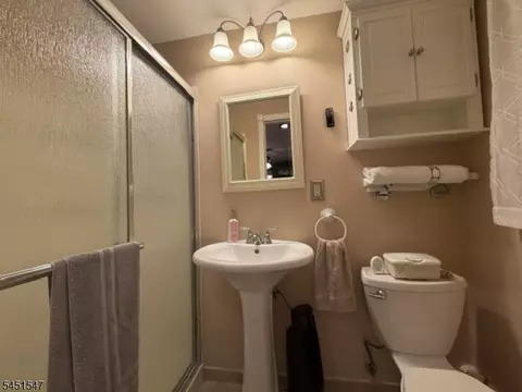 Bath - 71 Beech Rd, Randolph, NJ 07869 photo 4 of 4