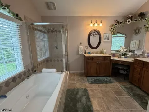 Bath - 71 Beech Rd, Randolph, NJ 07869 photo 1 of 4