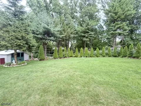 Exterior - 71 Beech Rd, Randolph, NJ 07869 photo 6 of 10