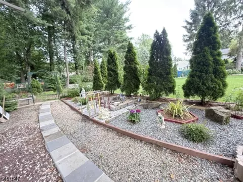 Exterior - 71 Beech Rd, Randolph, NJ 07869 photo 8 of 10