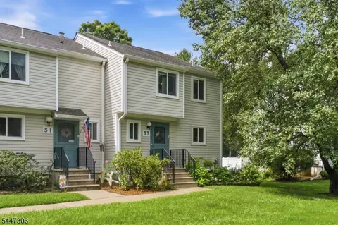 33 Fox Tail Ln, Hamburg, NJ 07419