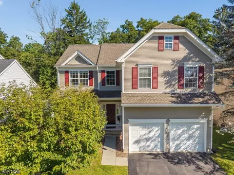 Exterior - 46 Saxton Dr, Hackettstown, NJ 07840 photo 4 of 11