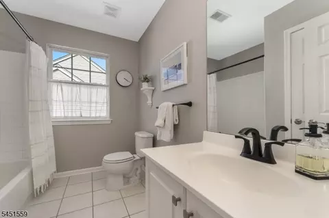 Bath - 46 Saxton Dr, Hackettstown, NJ 07840 photo 4 of 4