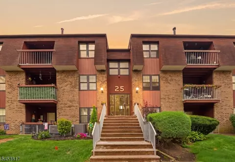 296 Alpine Way # B, Woodbridge, NJ 07095
