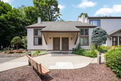 111 Alpine Ct, Stanhope, NJ 07874