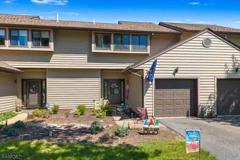 6 Sparrow Cir, Newton, NJ 07860