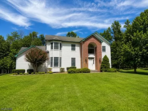 80 Plum Brook Rd, Flemington, NJ 08822