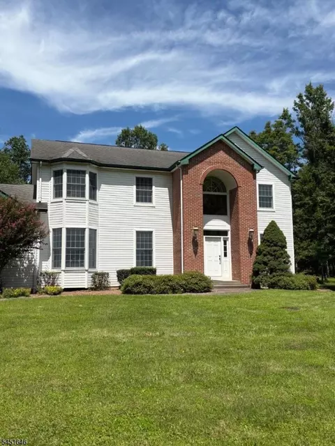 80 Plum Brook Rd, Flemington, NJ 08822