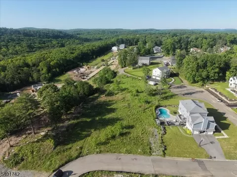 60 Heritage Dr, West Milford Twp, NJ 07480