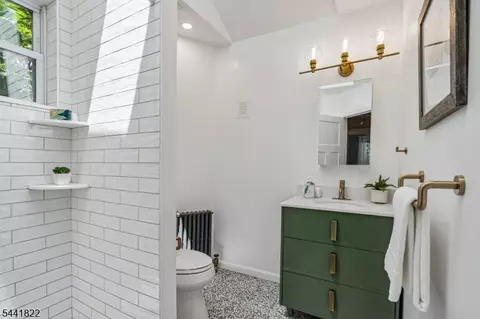 Bath - 78 Tooker Ave, Springfield, NJ 07081 photo 2 of 2