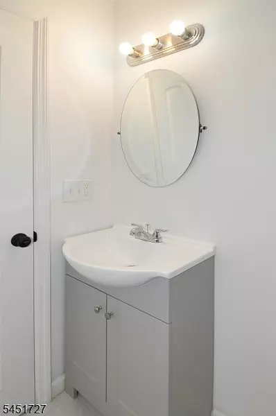 Bath - 1277 E Front St, Plainfield, NJ 07062 photo 4 of 5