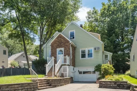 1 Westview Ave, Roseland, NJ 07068