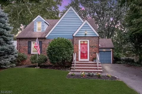 43 Iroquois Rd, Cranford, NJ 07016