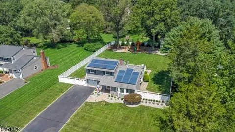 97 Ivy Ln, Bridgewater, NJ 08807