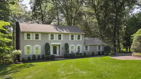 6 Deerwood Trl, Warren, NJ 07059