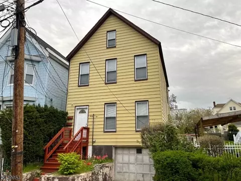 32 Oak Ave, Irvington, NJ 07111