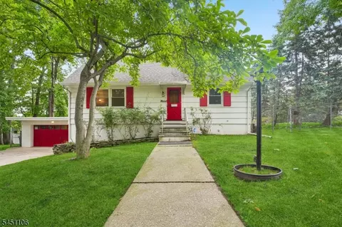 107 Roland St, Park Ridge, NJ 07656