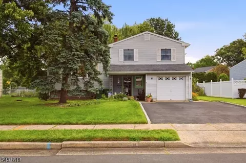 8 Growney St, Edison, NJ 08817
