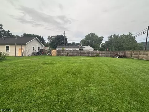 Exterior - 3 Lawrence Dr, Hackettstown, NJ 07840 photo 2 of 3