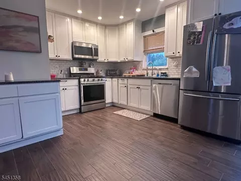 Kitchen - 3 Lawrence Dr, Hackettstown, NJ 07840 photo 1 of 1