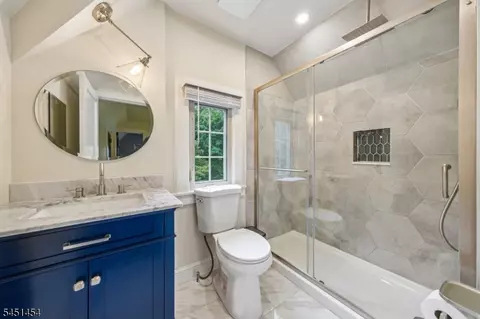 Bath - 1041 Kenyon Ave, Plainfield, NJ 07060 photo 3 of 7