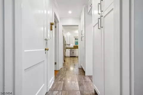 Entry Way - 1041 Kenyon Ave, Plainfield, NJ 07060 photo 8 of 10